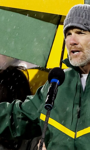 It takes Packers nearly 70 minutes to score since retiring Favre's number
